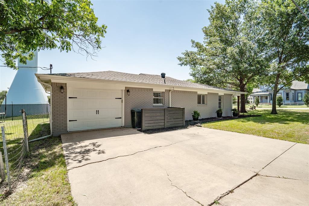 316 West 3rd Street Justin, TX 76247 - Photo 28 of 40