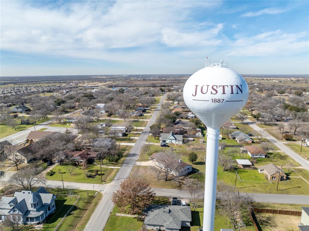 316 West 3rd Street Justin, TX 76247 - Photo 33 of 40