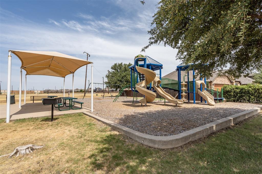 316 West 3rd Street Justin, TX 76247 - Photo 37 of 40