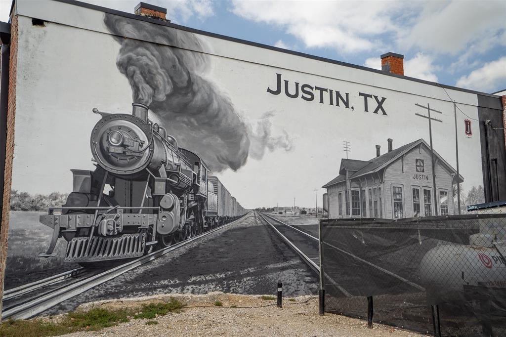 316 West 3rd Street Justin, TX 76247 - Photo 38 of 40
