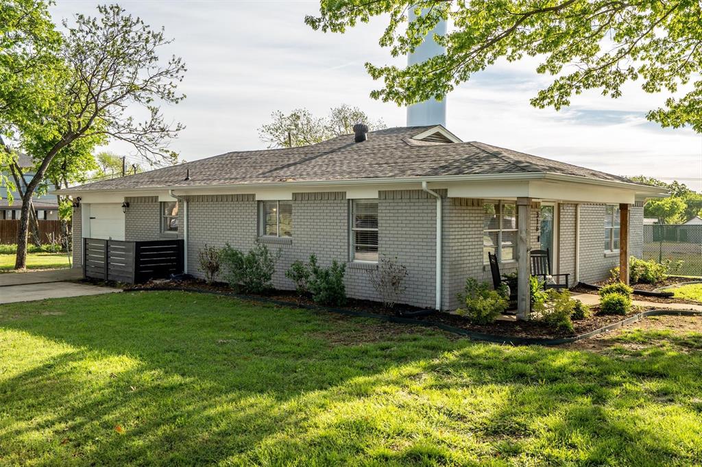 316 West 3rd Street Justin, TX 76247 - Photo 5 of 40