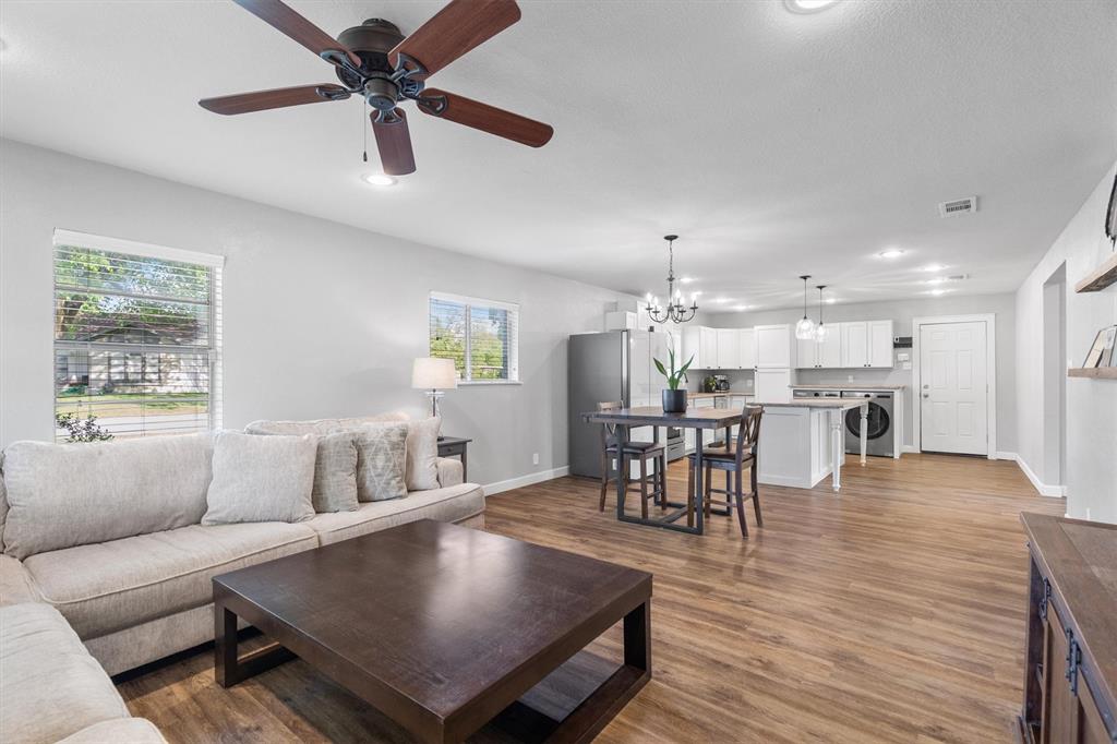 316 West 3rd Street Justin, TX 76247 - Photo 9 of 40