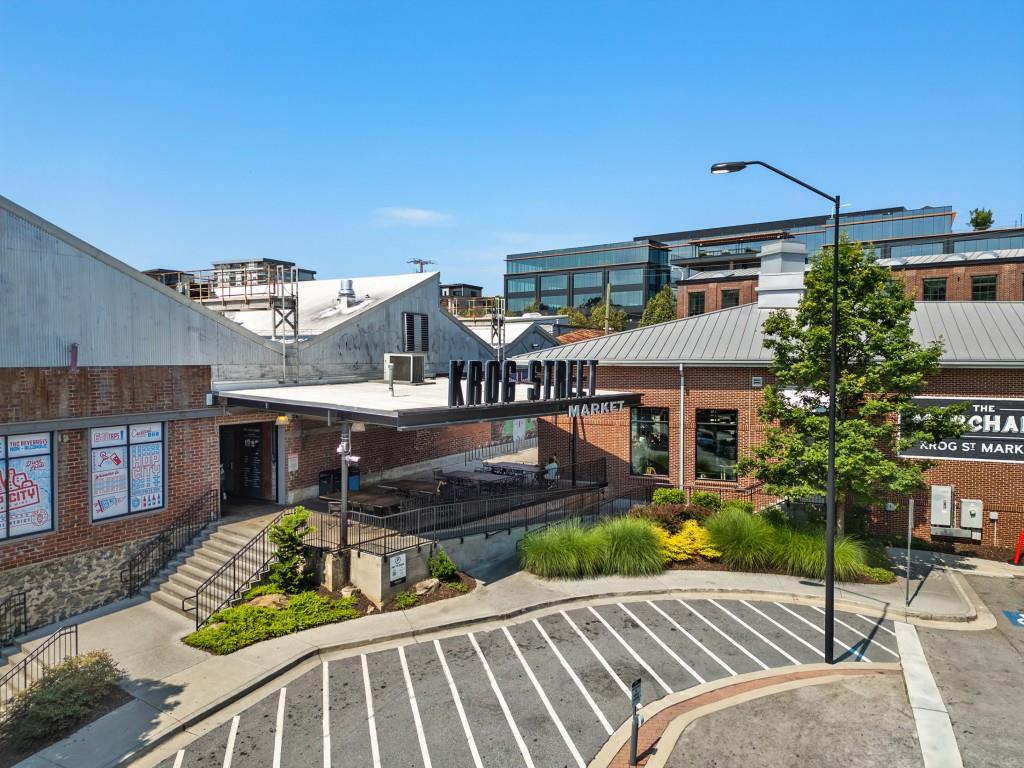 659 Auburn Avenue Northeast, Unit 120 Atlanta, GA 30312 - Photo 20 of 22 a front view of a house with garden