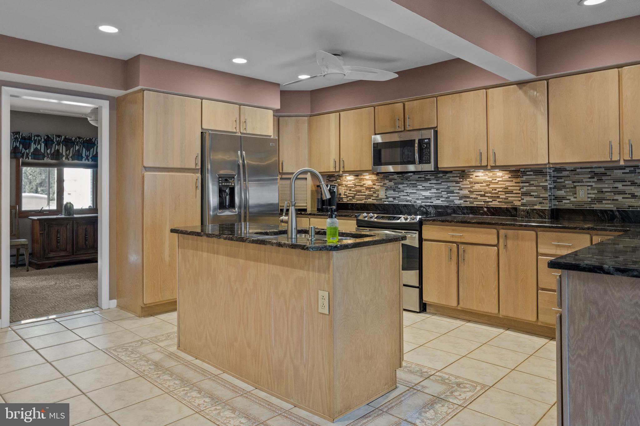 34 Terrace Road Levittown, PA 19056 - Photo 10 of 39