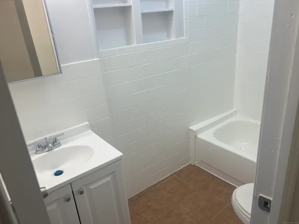 $2,000 | 32 Hazelwood Avenue, Bridgeport, CT 06605