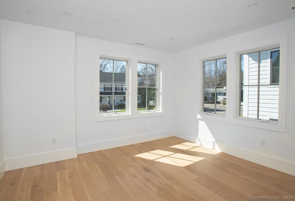 6 Down River Road, Unit B New Canaan, CT 06840 - Photo 21 of 39 Bedroom 2, En-Suite