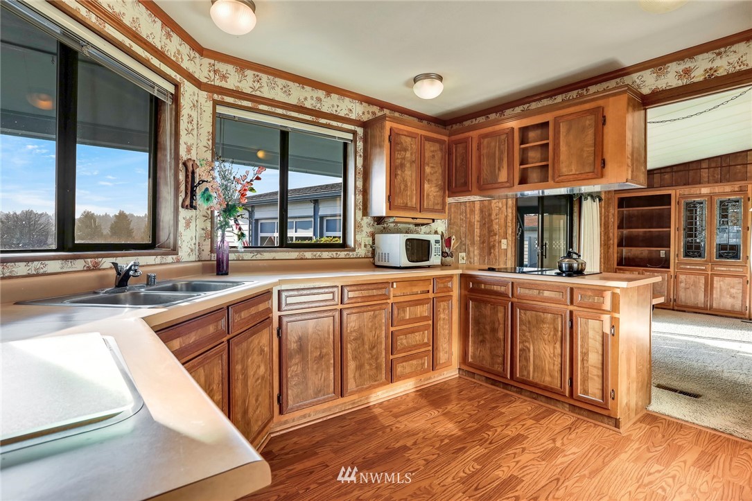 23727 9th Place West Bothell, WA 98021 - Photo 9 of 40