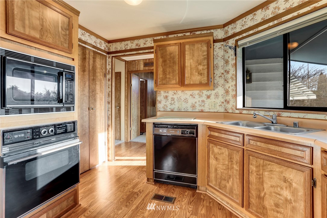 23727 9th Place West Bothell, WA 98021 - Photo 10 of 40