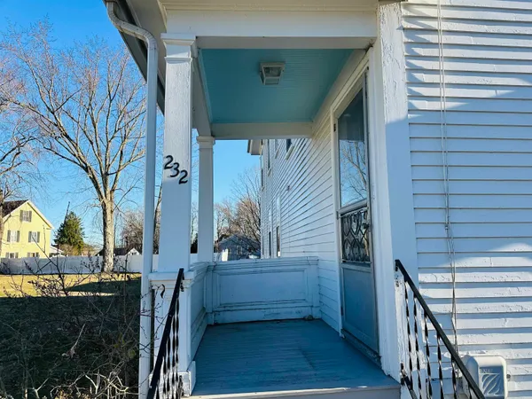 $1,895 | 232 High Street, Unit A, Somersworth, NH 03878