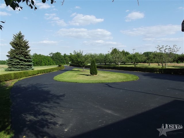 13111 Madden Road Churubusco, IN 46723 - Photo 3 of 30 Gallery Image 3