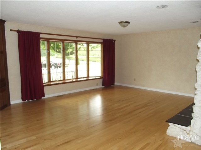 13111 Madden Road Churubusco, IN 46723 - Photo 4 of 30 Gallery Image 4