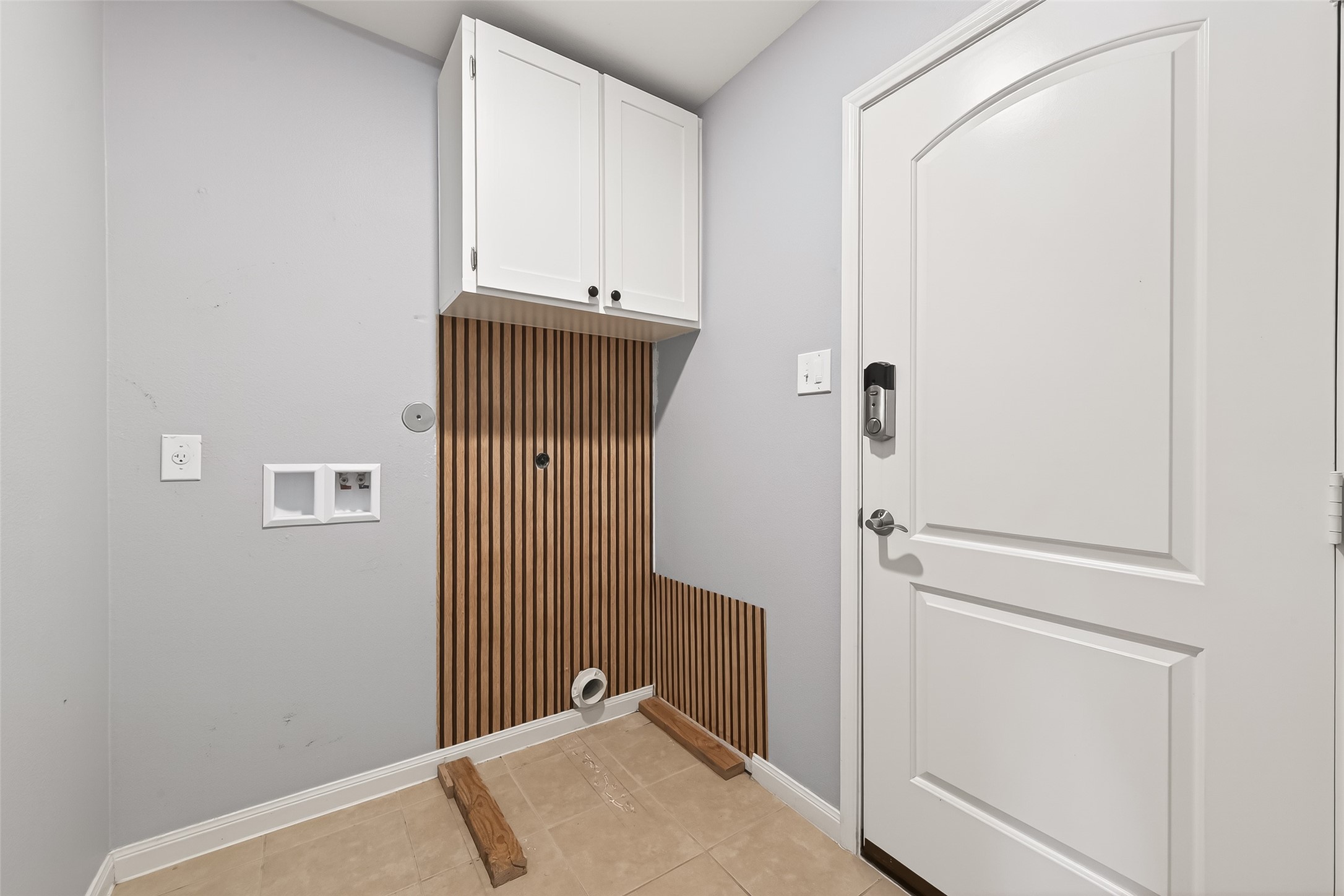 2319 Seabourne Trails Road Rosenberg, TX 77469 - Photo 26 of 36 a view of a hallway with closet