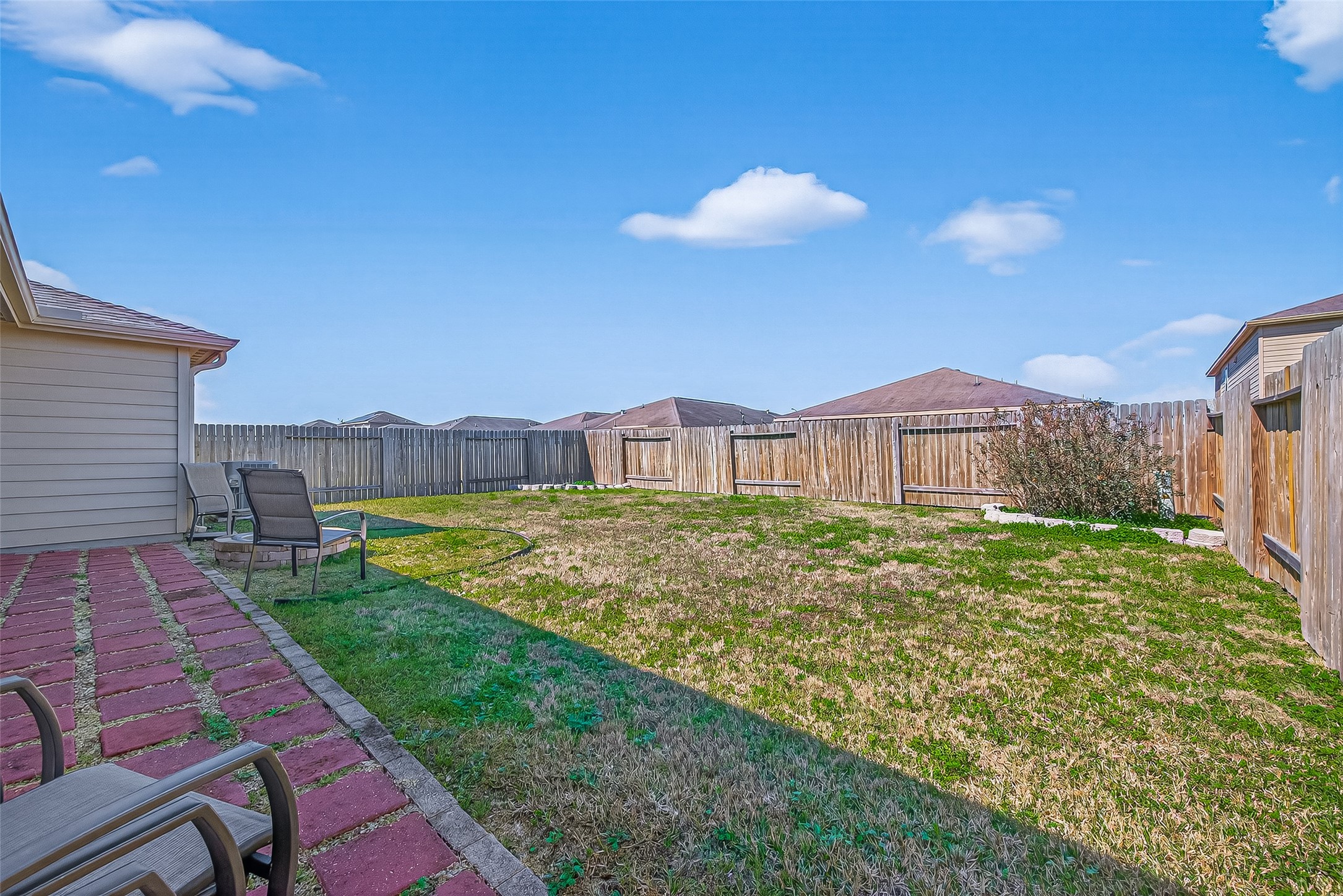 2319 Seabourne Trails Road Rosenberg, TX 77469 - Photo 35 of 36 Another view of this sizable back yard.
