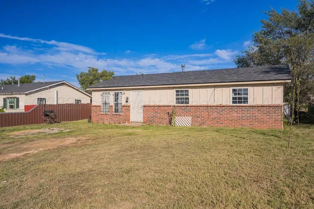 a front view of house with yard