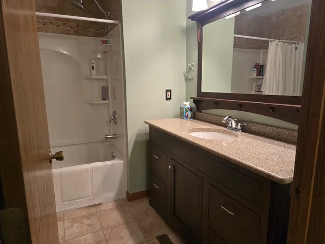 $395,000 | 5114 West Malibu Court, McHenry, IL 60050