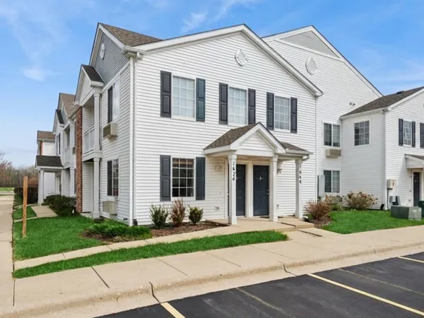 $222,000 | 1624 McClure Road, Unit 1624, Aurora, IL 60505