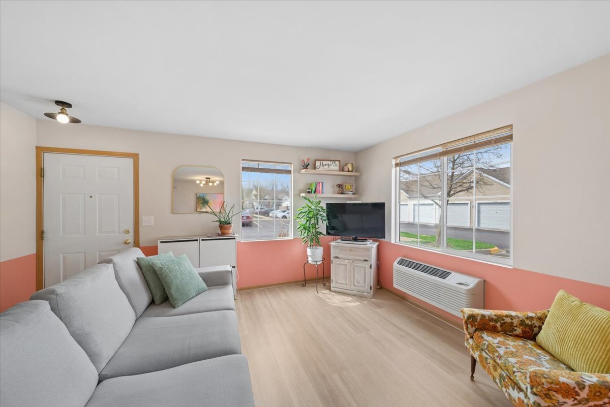 1624 McClure Road, Unit 1624 Aurora, IL 60505 - Photo 2 of 23
