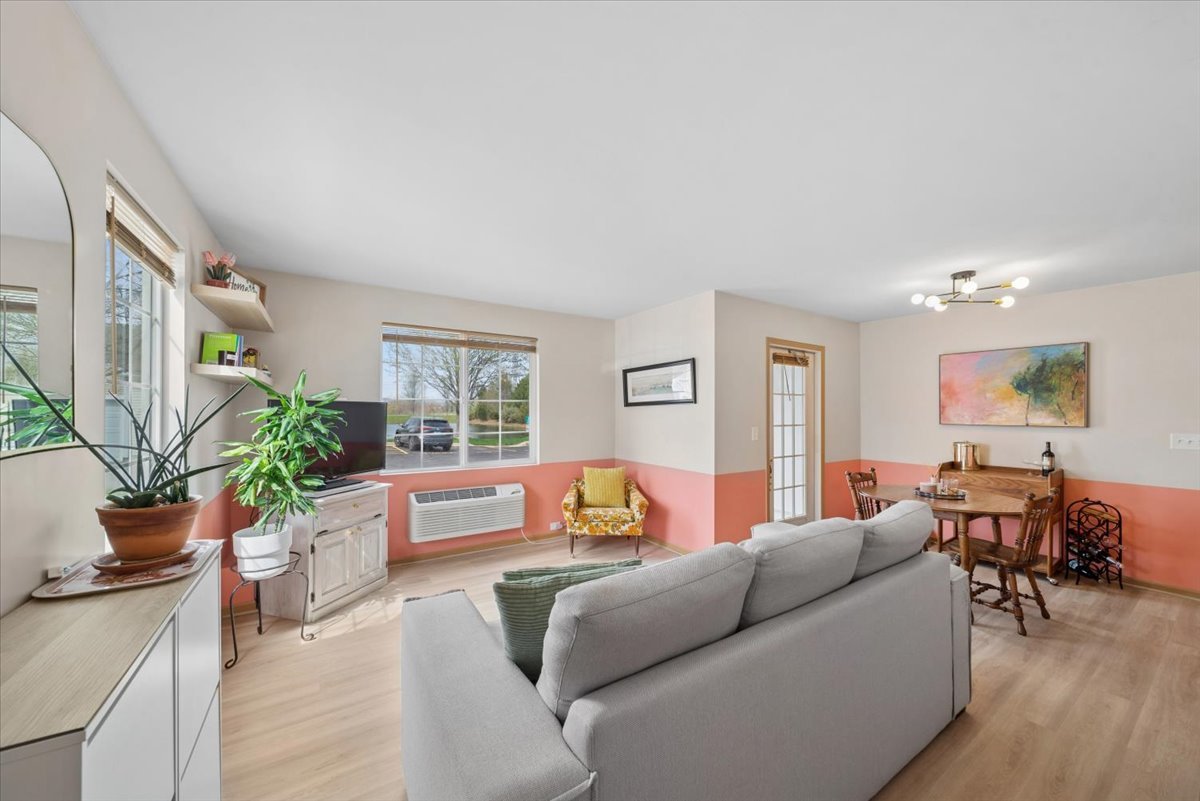1624 McClure Road, Unit 1624 Aurora, IL 60505 - Photo 5 of 23
