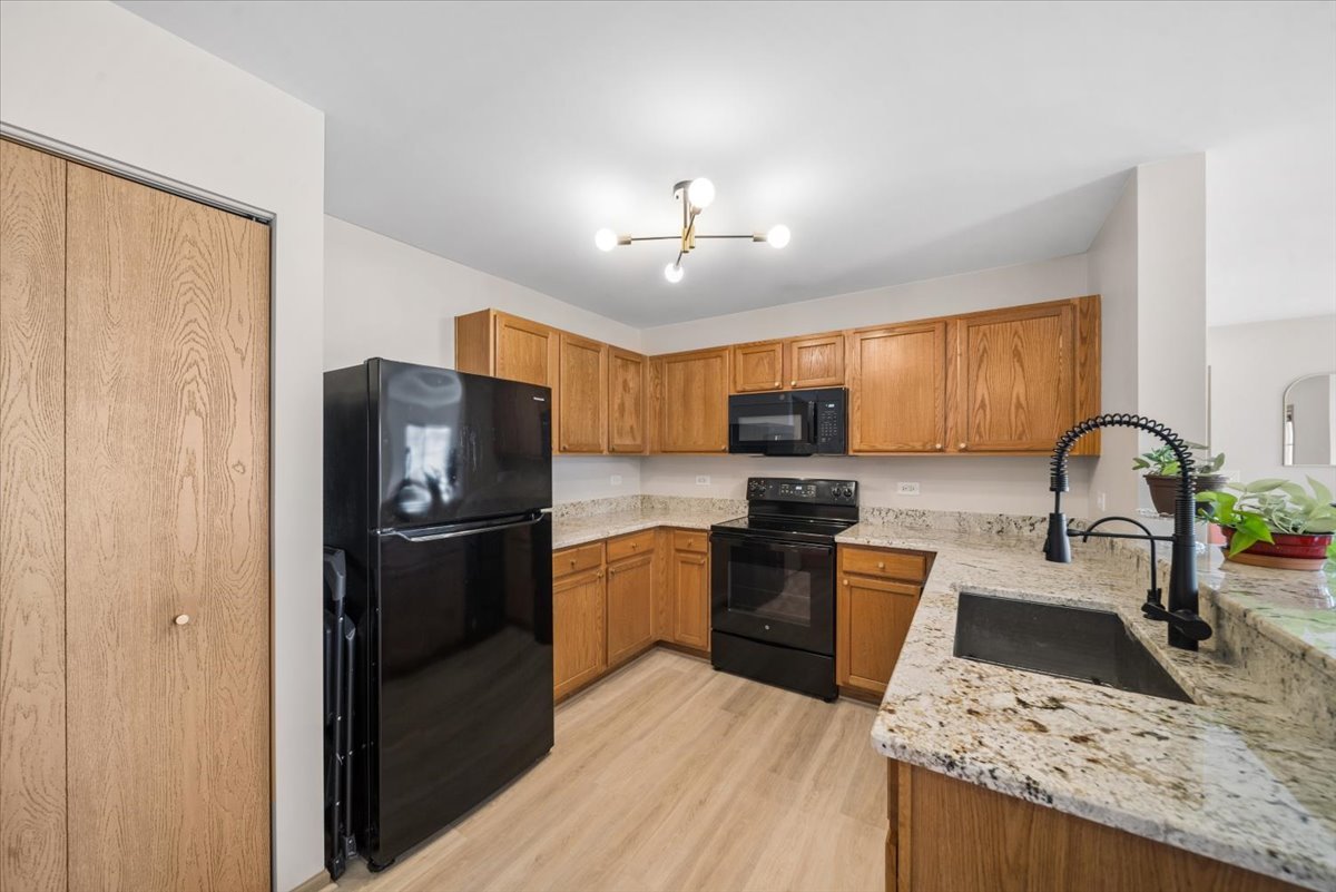 1624 McClure Road, Unit 1624 Aurora, IL 60505 - Photo 8 of 23