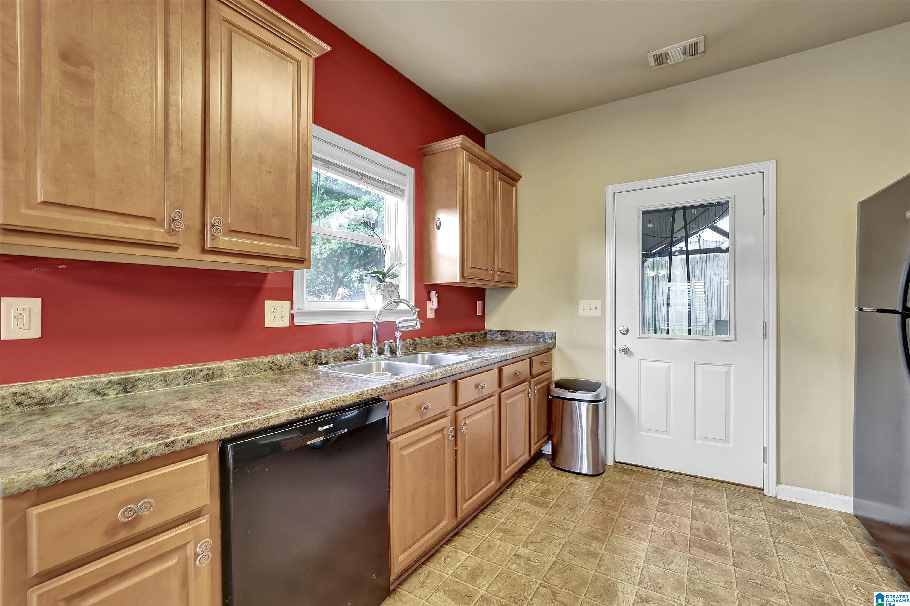 102 Rockbrook Lane Pelham, AL 35124 - Photo 11 of 29