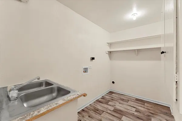 a view of utility room