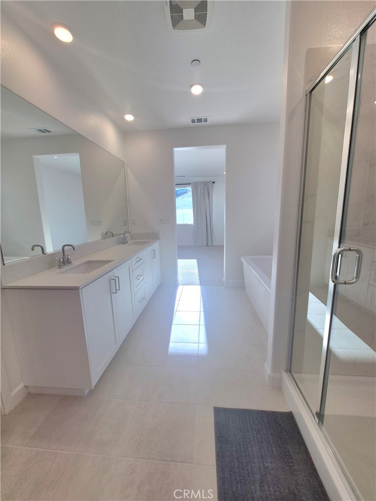 103 Takamasa Way Oceanside, CA 92057 - Photo 20 of 47 Large Main Bathroom downstairs