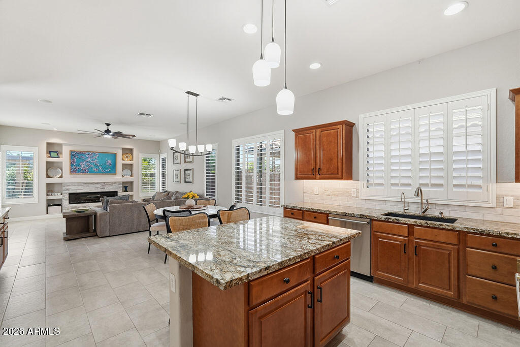 6738 Rachael Way Gilbert, AZ 85298 - Photo 15 of 61 Huge Space