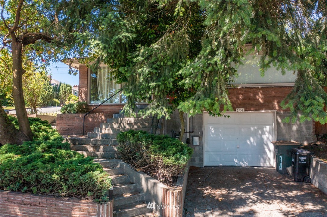 6557 35th Avenue Southwest Seattle, WA 98126 - Photo 5 of 7