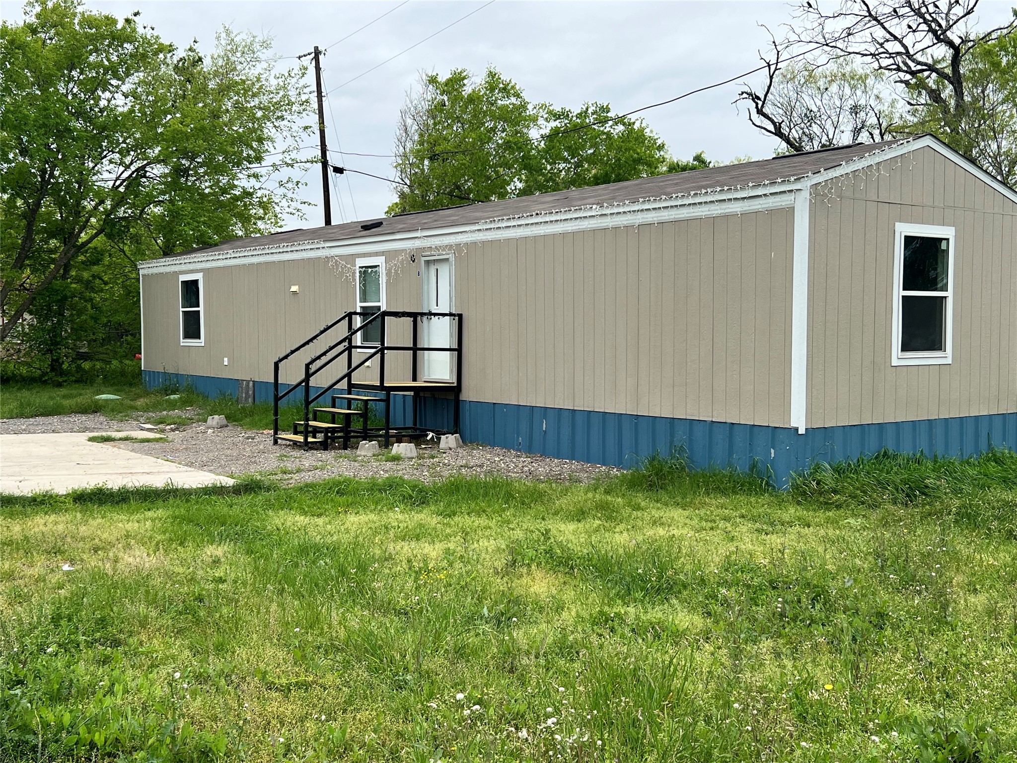 133 Old Bastrop Road, Unit E Cedar Creek, TX 78612 - Photo 4 of 7