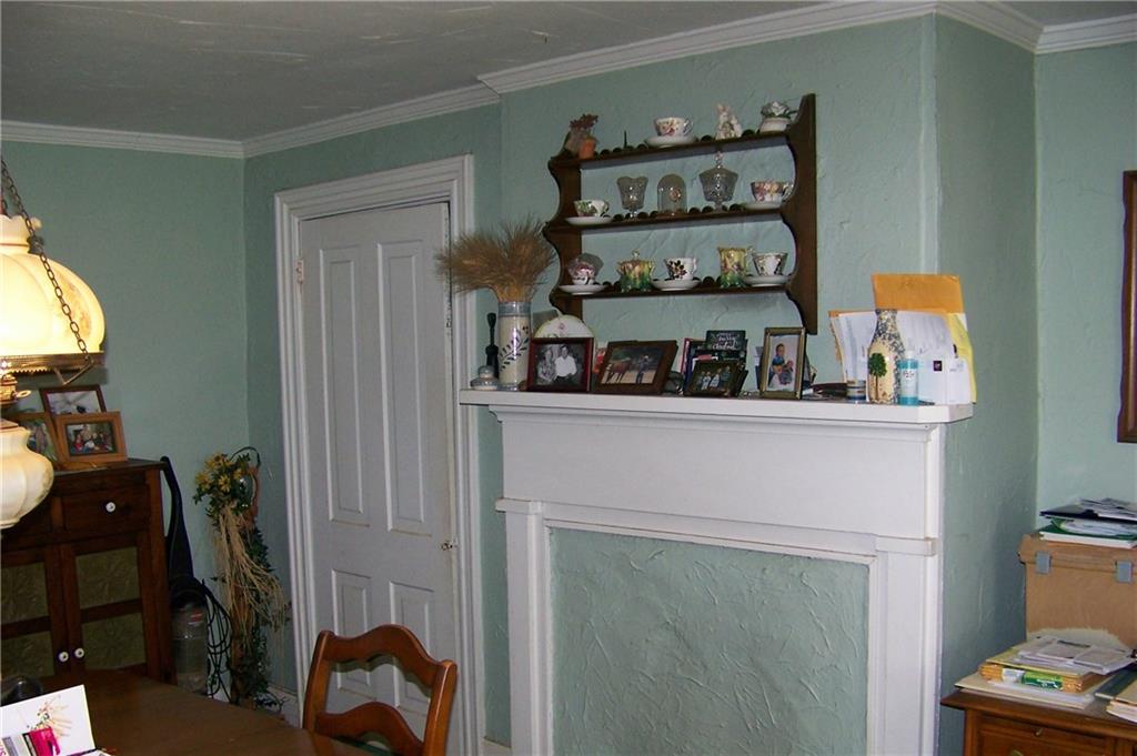 135 Cosky Lane Rochester, PA 15074 - Photo 8 of 23