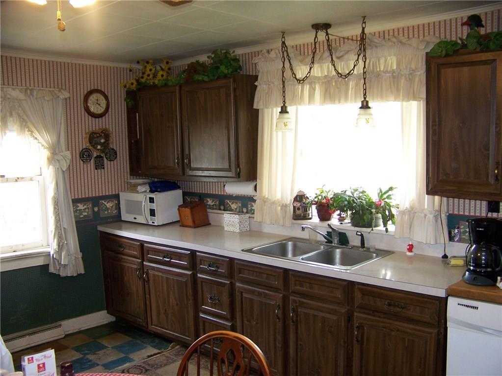135 Cosky Lane Rochester, PA 15074 - Photo 9 of 23