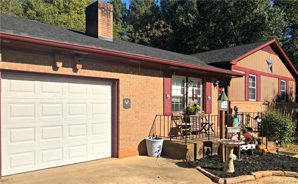 147 Huffstetler Lake Road Dallas, NC 28034 - Photo 2 of 21 Gallery Image 2