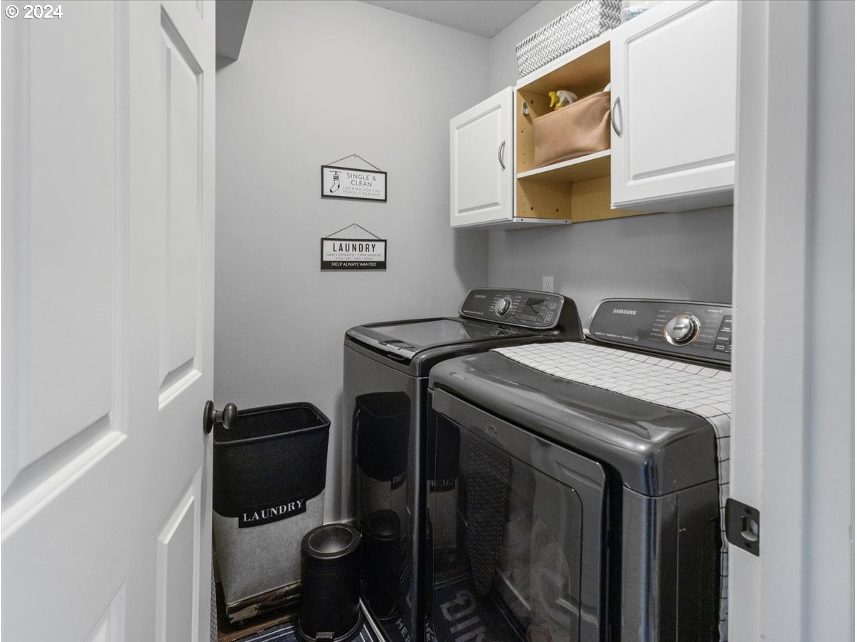 1990 Southwest Willow Parkway Gresham, OR 97080 - Photo 25 of 46 a utility room with dryer and washer