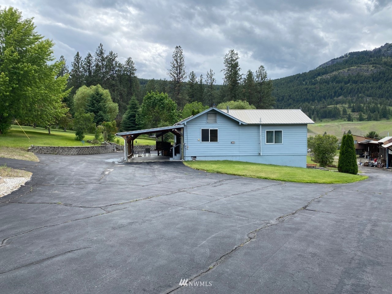 775 Customs Road Curlew, WA 99118 - Photo 2 of 40 Gallery Image 2