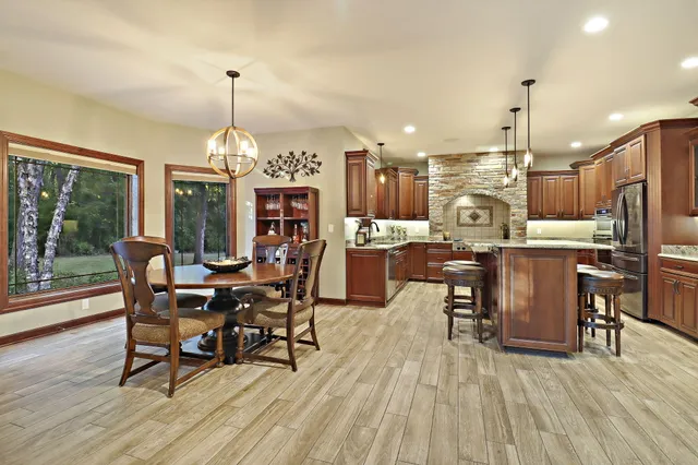 $1,150,000 | 11810 25th Court, Pleasant Prairie, WI 53158