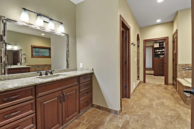 $1,150,000 | 11810 25th Court, Pleasant Prairie, WI 53158