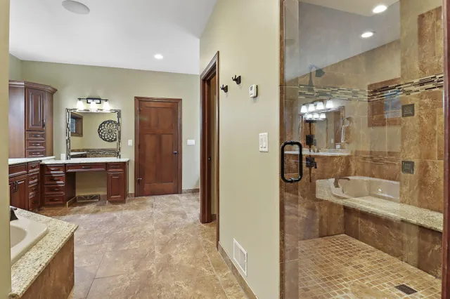 $1,150,000 | 11810 25th Court, Pleasant Prairie, WI 53158