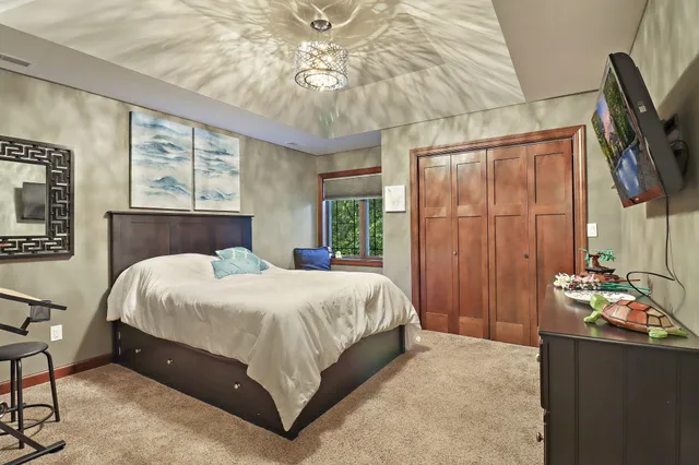 $1,150,000 | 11810 25th Court, Pleasant Prairie, WI 53158