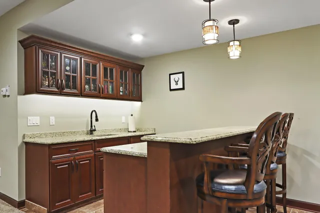 $1,150,000 | 11810 25th Court, Pleasant Prairie, WI 53158