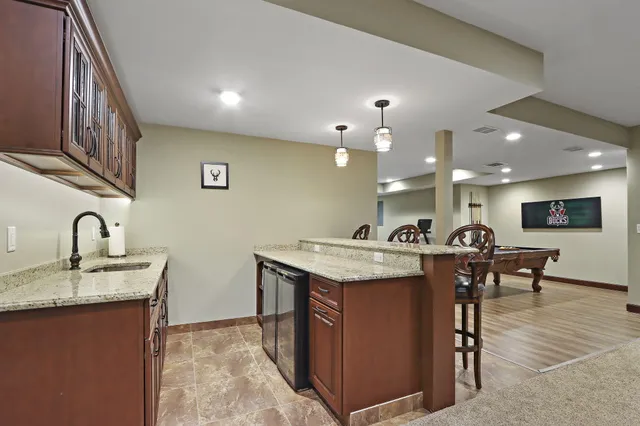 $1,150,000 | 11810 25th Court, Pleasant Prairie, WI 53158