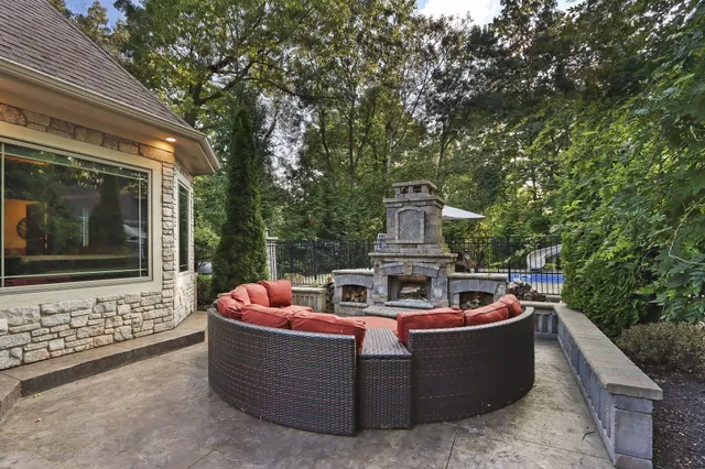 $1,150,000 | 11810 25th Court, Pleasant Prairie, WI 53158