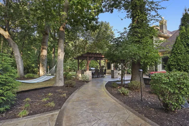 $1,150,000 | 11810 25th Court, Pleasant Prairie, WI 53158