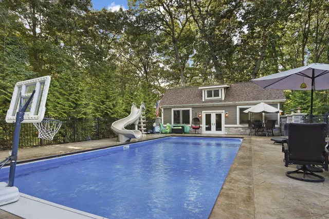 $1,150,000 | 11810 25th Court, Pleasant Prairie, WI 53158