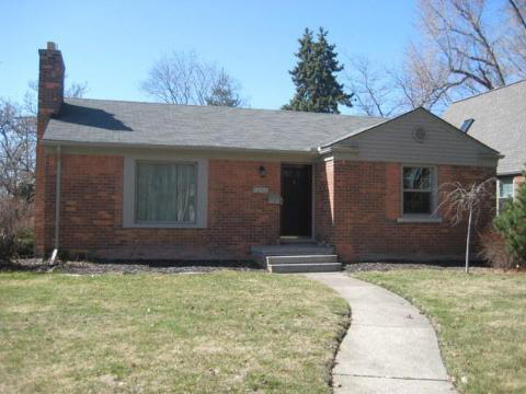 801 Barrington Road Grosse Pointe, MI 48230 - Photo 1 of 9 923221.JPG