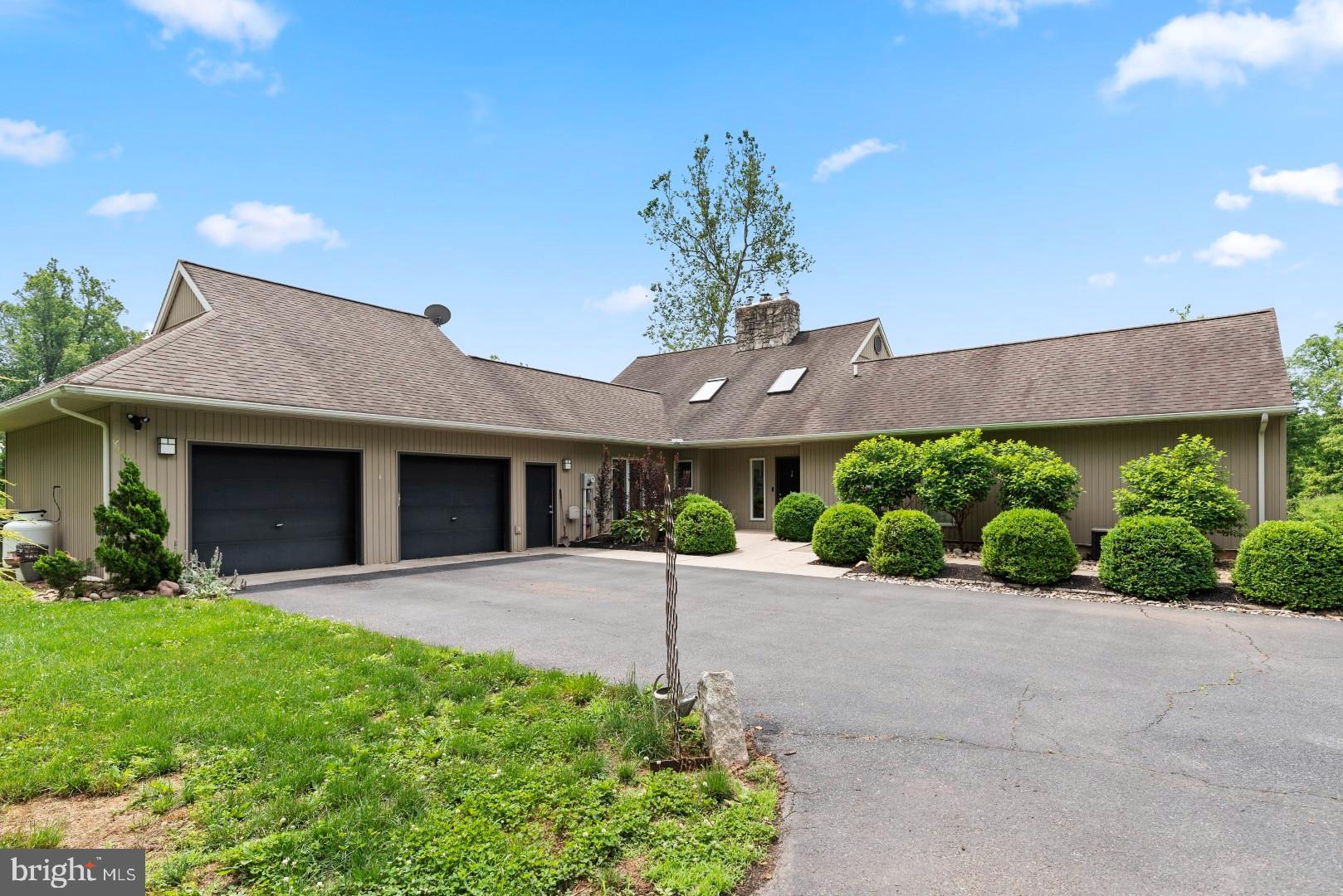 423 Old Stage Road Lewisberry, PA 17339 - Photo 1 of 56
