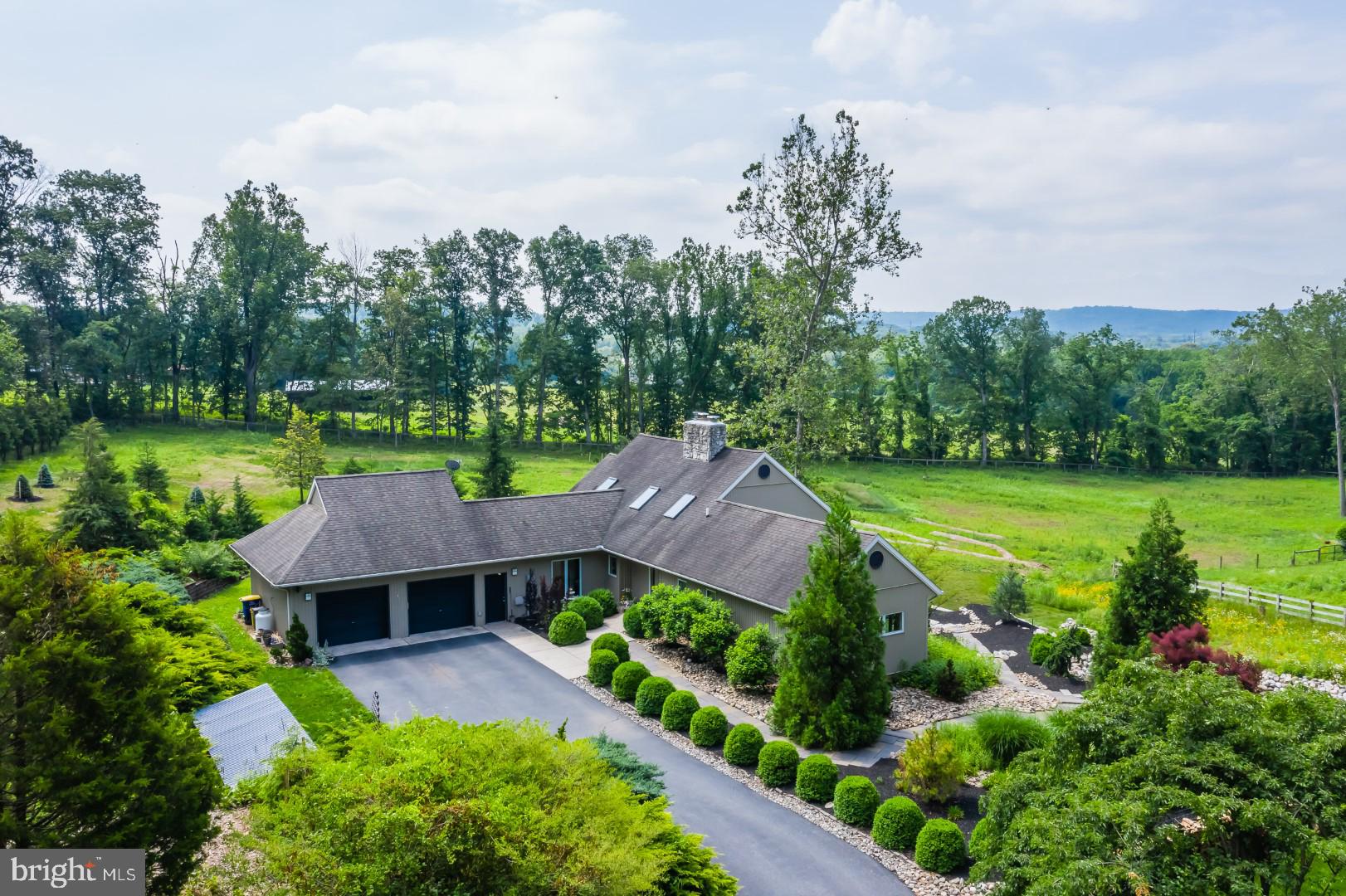 423 Old Stage Road Lewisberry, PA 17339 - Photo 4 of 56