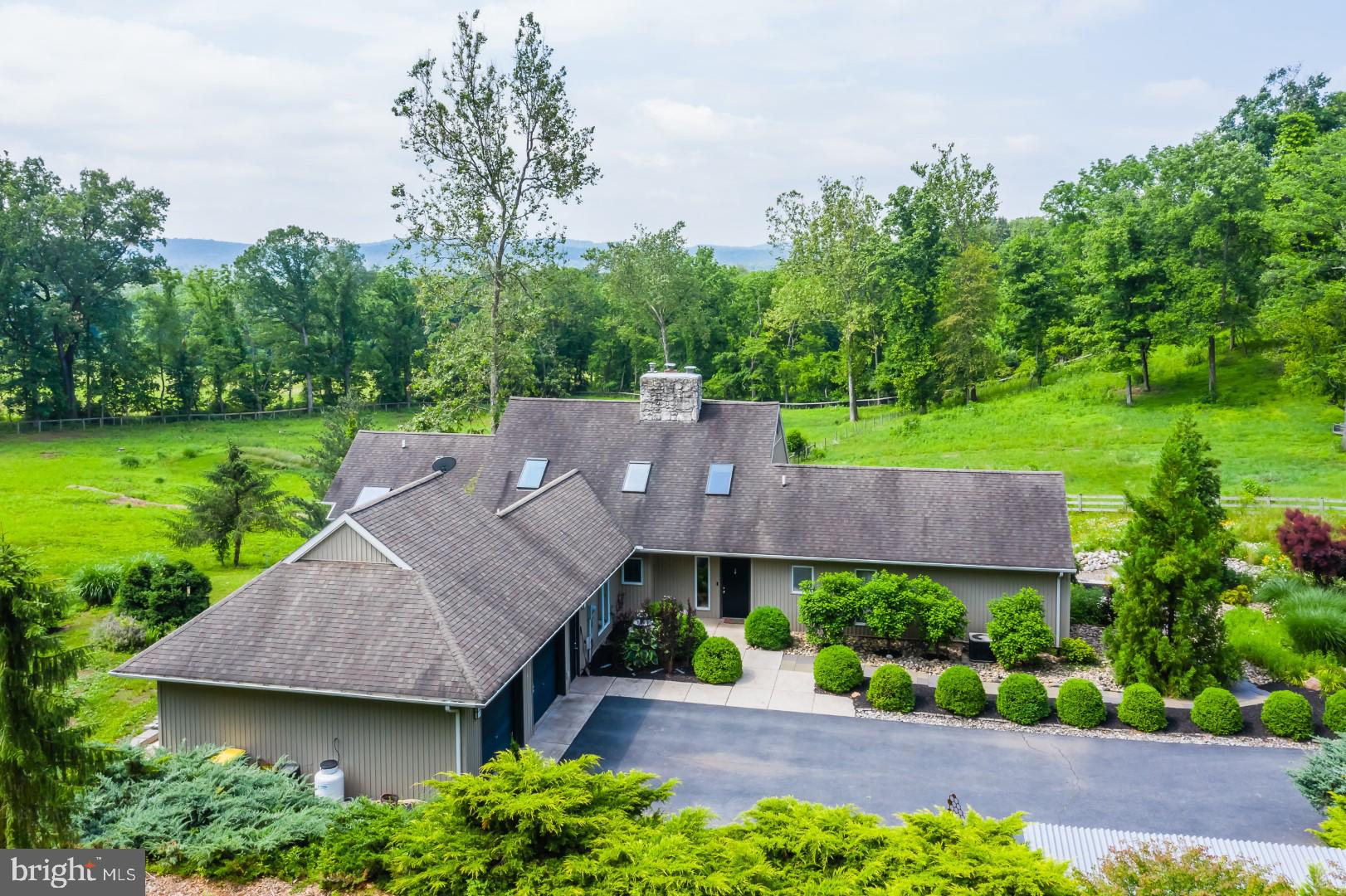 423 Old Stage Road Lewisberry, PA 17339 - Photo 5 of 56