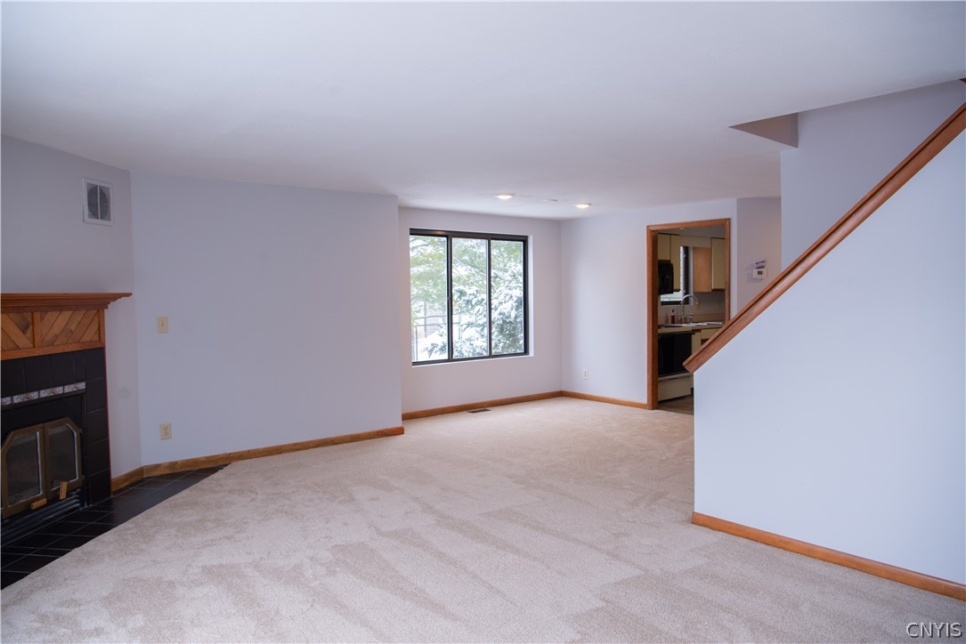 199 Lookout Circle Camillus, NY 13209 - Photo 3 of 37