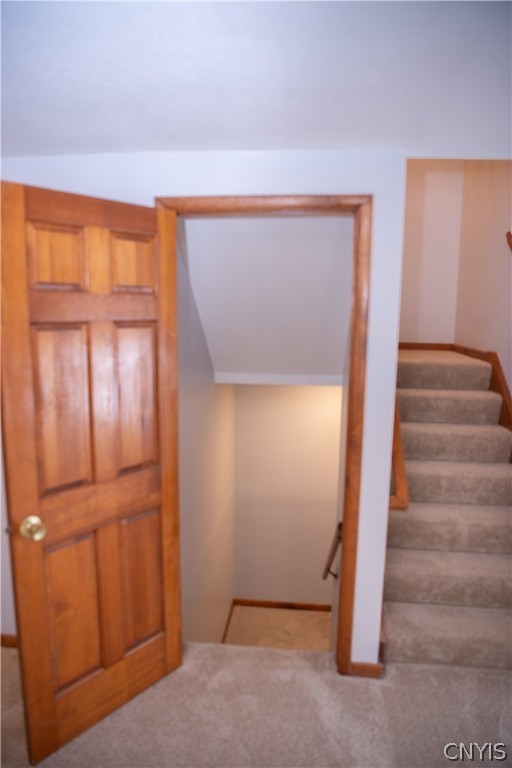 199 Lookout Circle Camillus, NY 13209 - Photo 8 of 37