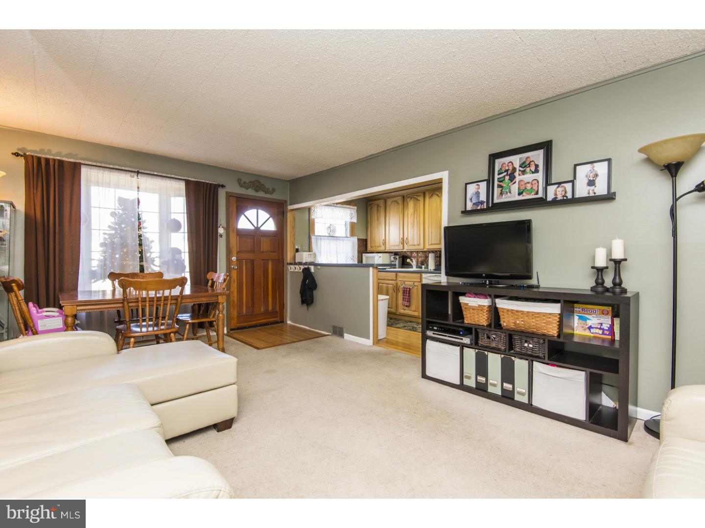307 Darby Road Ridley Park, PA 19078 - Photo 10 of 25 Living Room